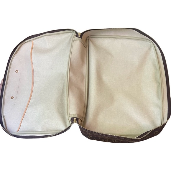 Louis Vuitton Travel Bag with Luggage Tag, Lock and Key, & COA - Picture 6 of 16